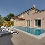 Lukas Und Ana Mit Schwimmbad By Interhome * Pinezići