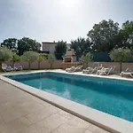 Lukas Und Ana Mit Schwimmbad By Interhome بيت للعطل *