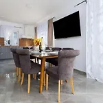 بيت للعطل Lukas Und Ana Mit Schwimmbad By Interhome Pinezići