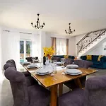 Lukas Und Ana Mit Schwimmbad By Interhome بيت للعطل