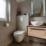 Lukas Und Ana Mit Schwimmbad By Interhome بيت للعطل *
